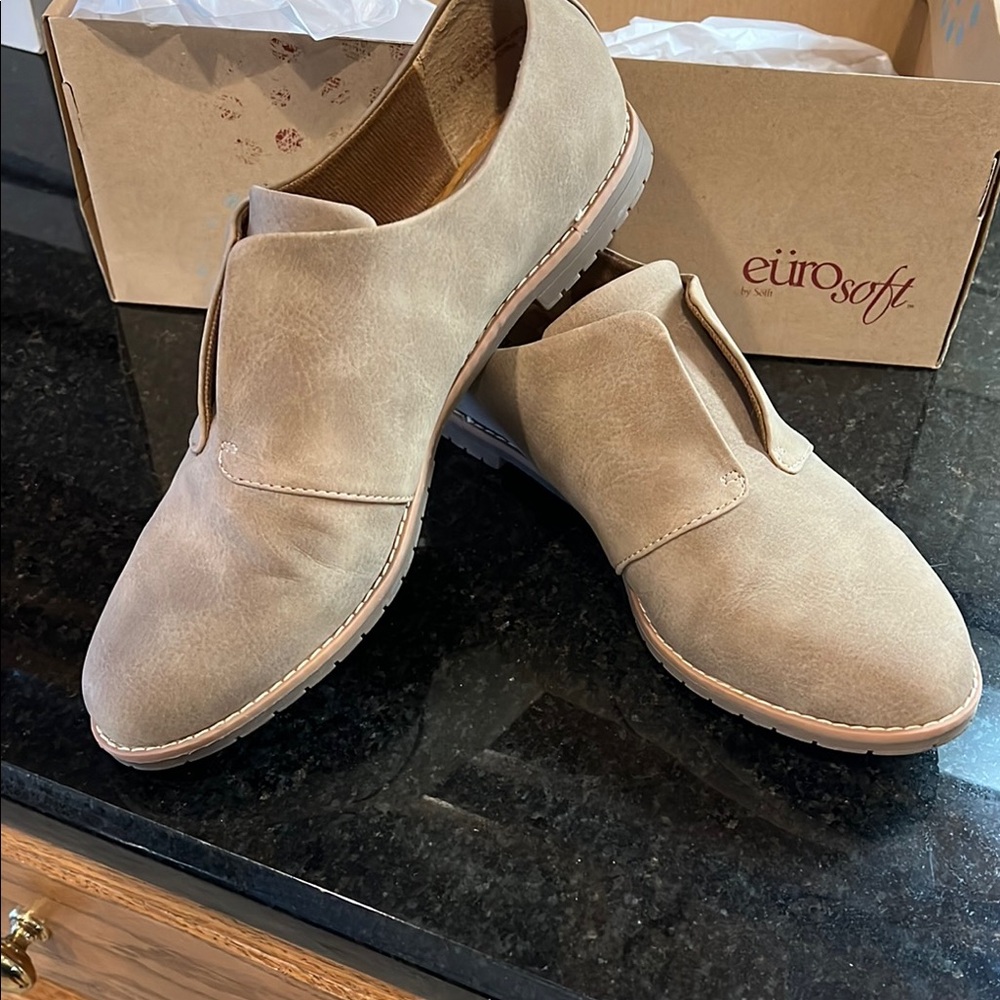 Sofft Tan Flats Comfortable Loafers